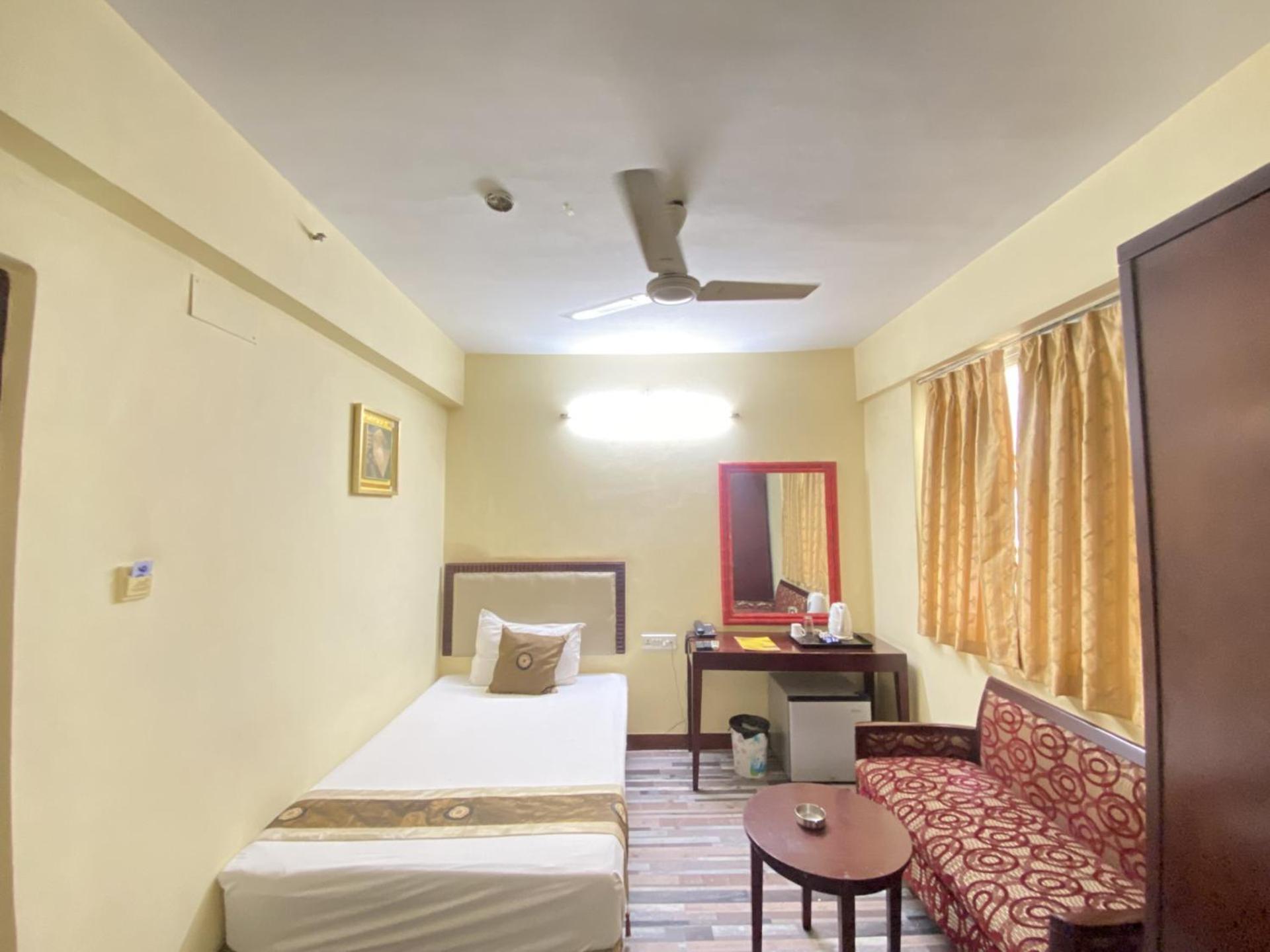 Astoria Hotel Kalküta Dış mekan fotoğraf
