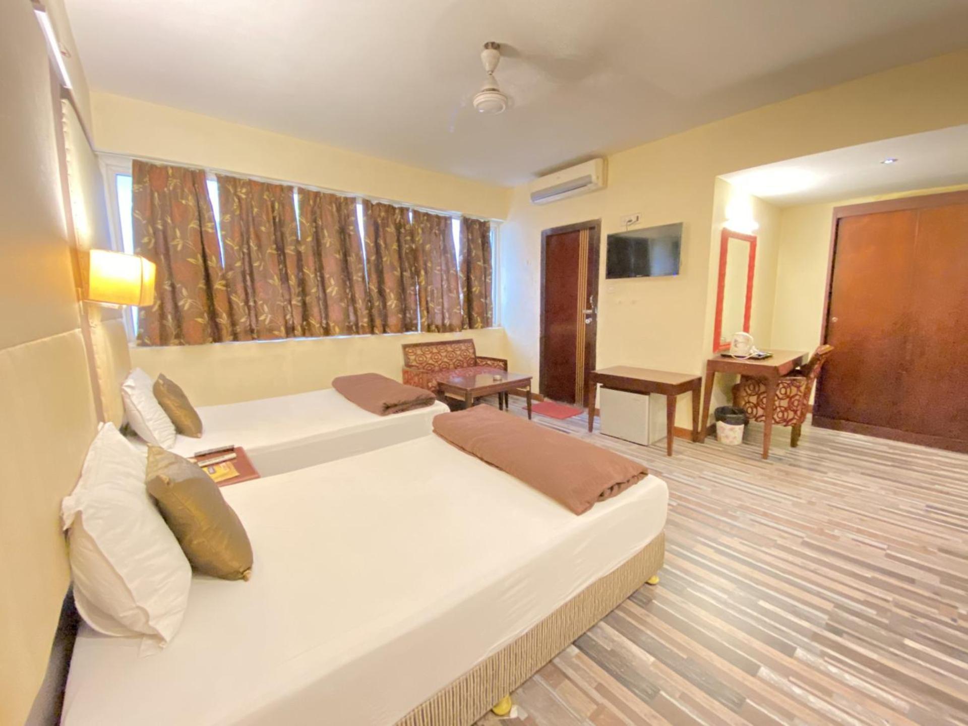 Astoria Hotel Kalküta Dış mekan fotoğraf