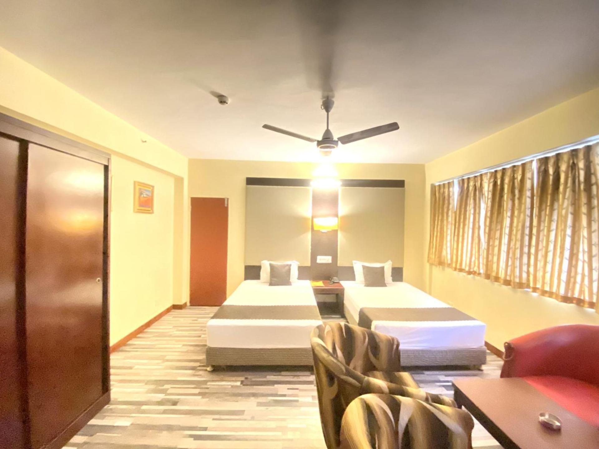 Astoria Hotel Kalküta Dış mekan fotoğraf
