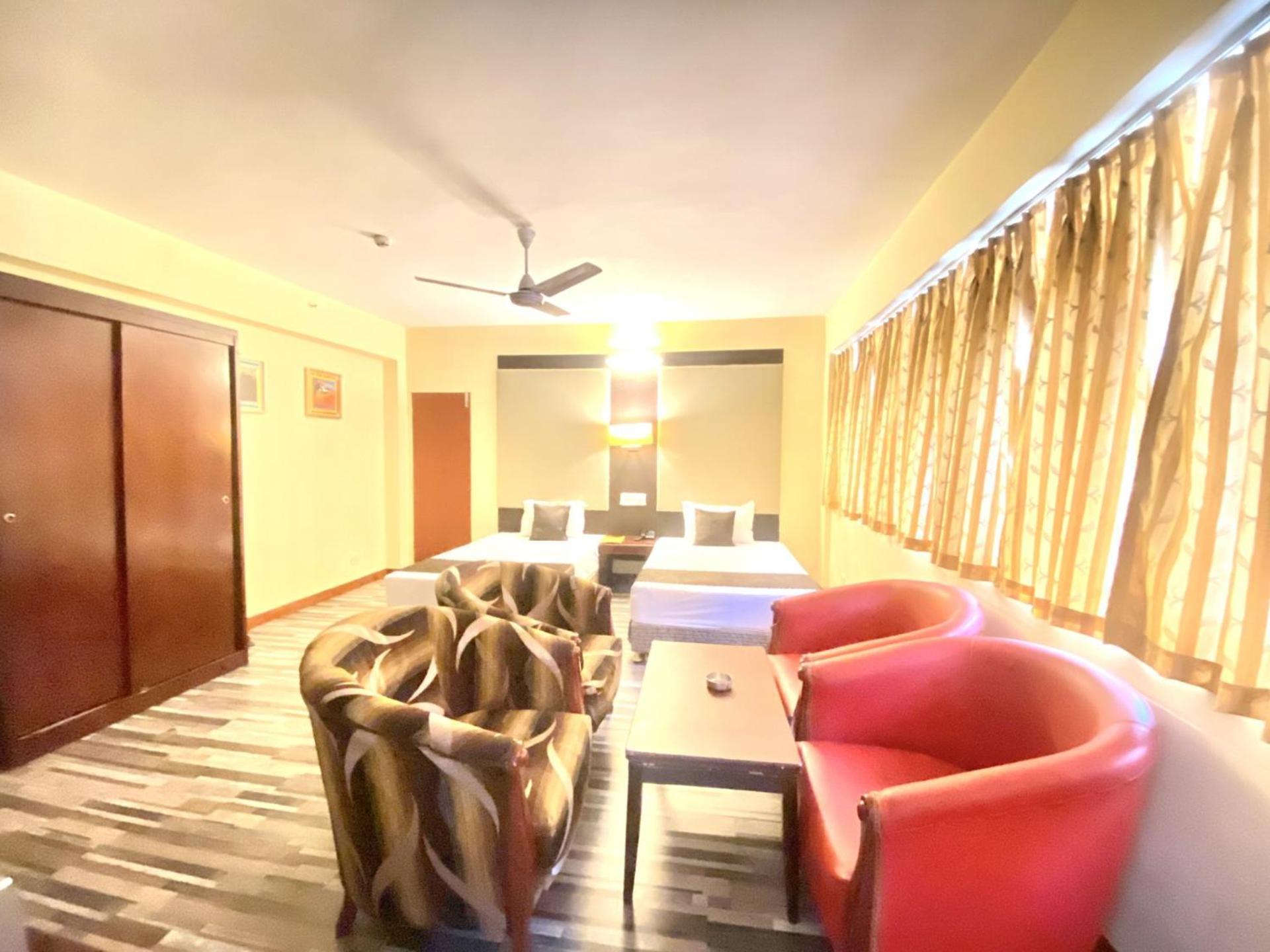Astoria Hotel Kalküta Dış mekan fotoğraf