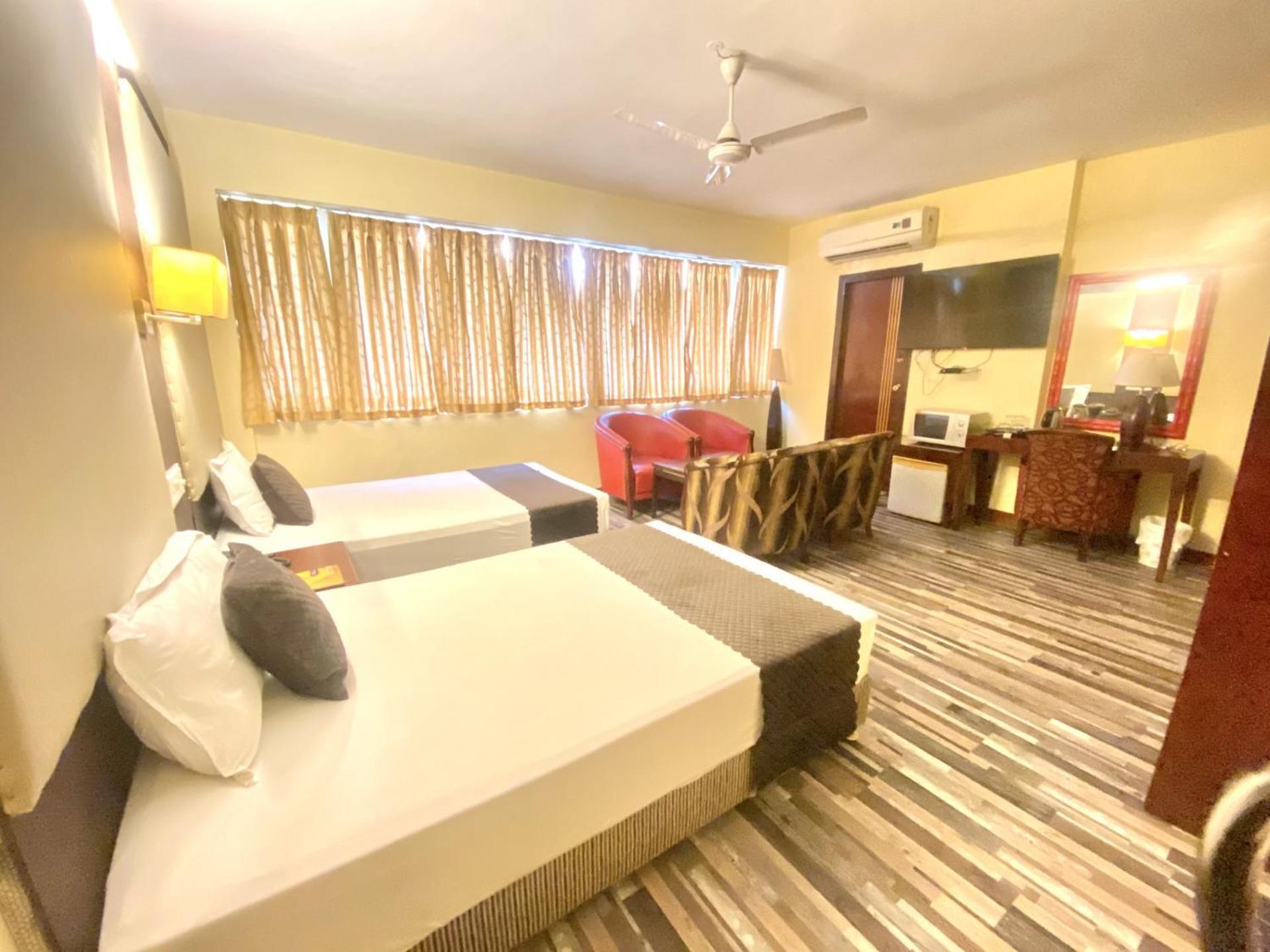 Astoria Hotel Kalküta Dış mekan fotoğraf
