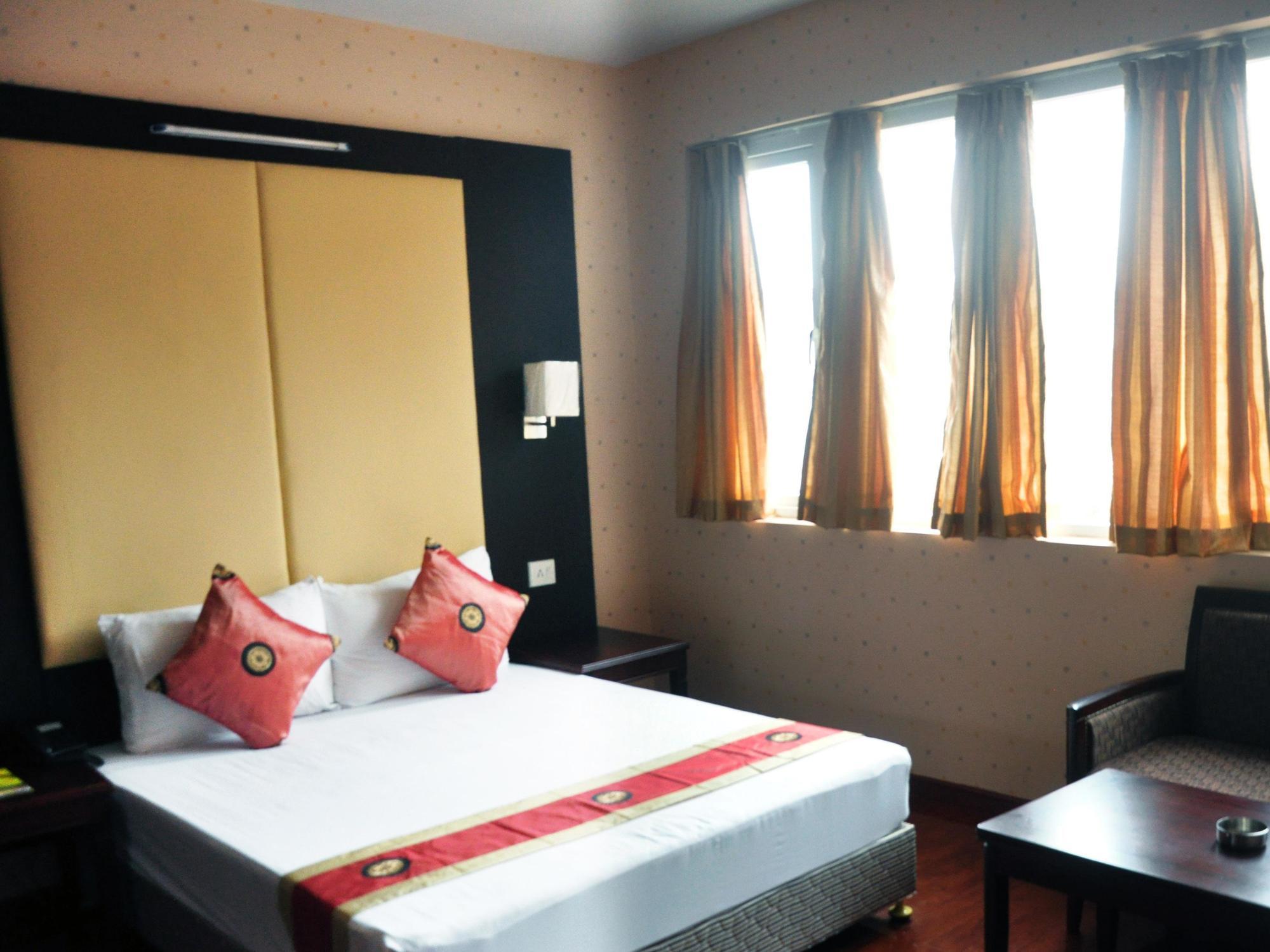 Astoria Hotel Kalküta Dış mekan fotoğraf