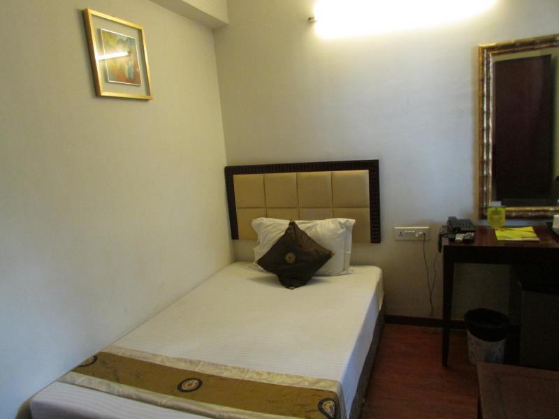 Astoria Hotel Kalküta Dış mekan fotoğraf
