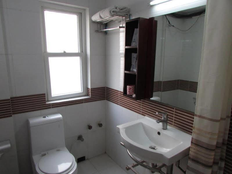 Astoria Hotel Kalküta Dış mekan fotoğraf