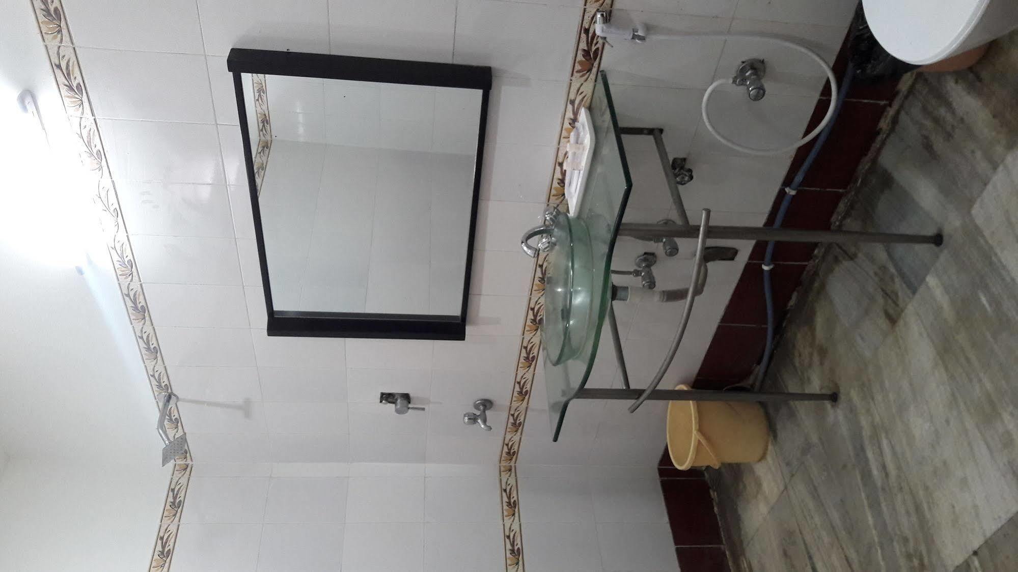 Astoria Hotel Kalküta Dış mekan fotoğraf