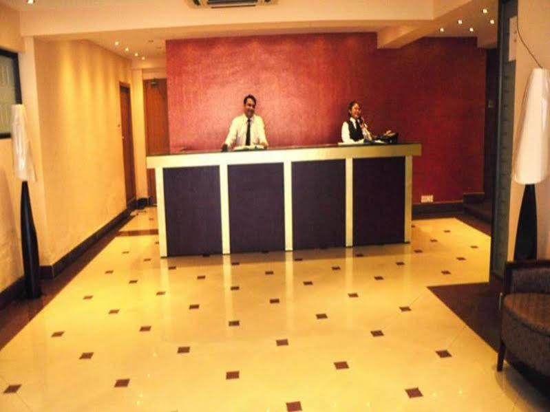 Astoria Hotel Kalküta Dış mekan fotoğraf